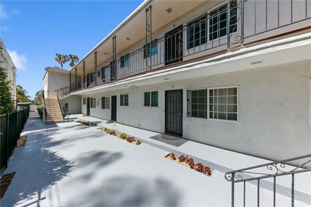 1070 Chestnut, Long Beach, CA 90813