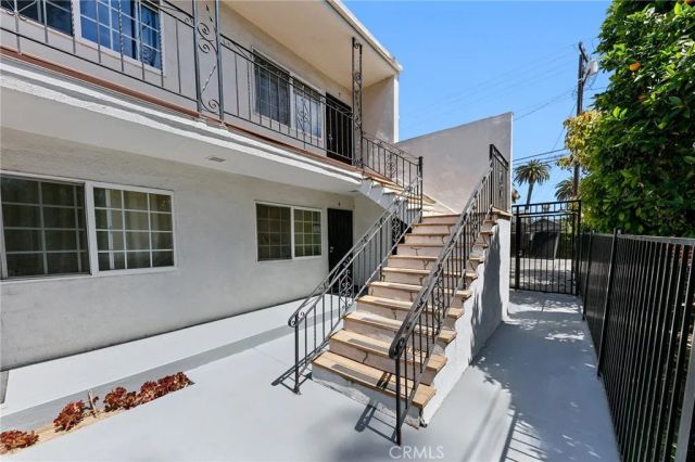 1070 Chestnut, Long Beach, CA 90813