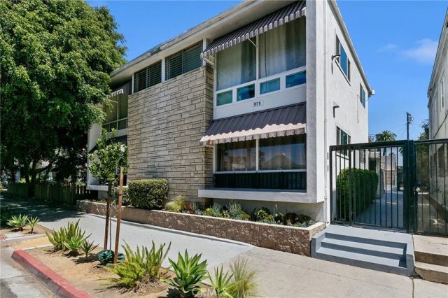 1070 Chestnut, Long Beach, CA 90813