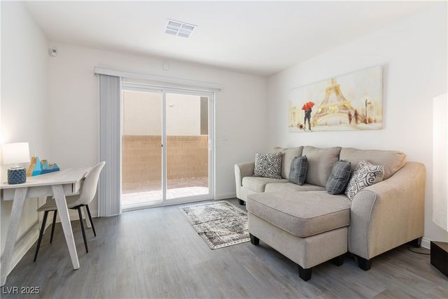 6855 Crimson Shadow Street, North Las Vegas, NV 89086