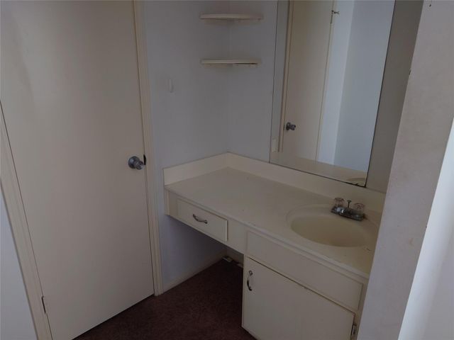 10546 Hammerly Boulevard 323, Houston, TX 77043