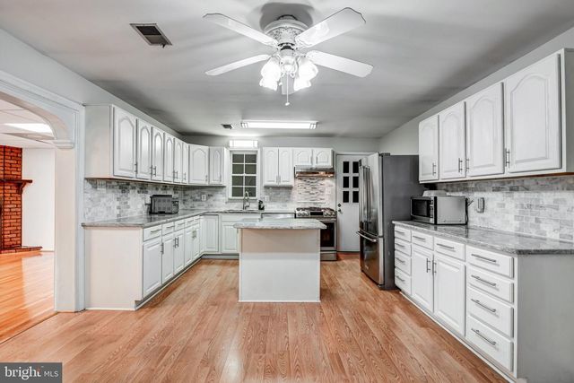 8909 HILL PL, Manassas, VA 20110