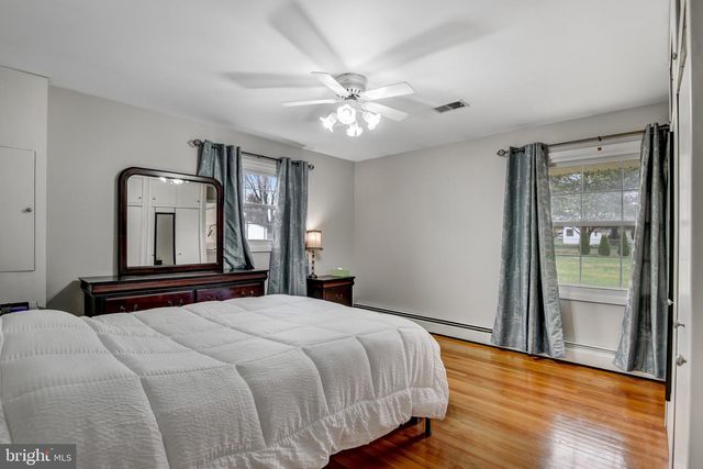 8909 HILL PL, Manassas, VA 20110