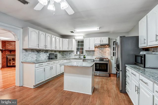 8909 HILL PL, Manassas, VA 20110