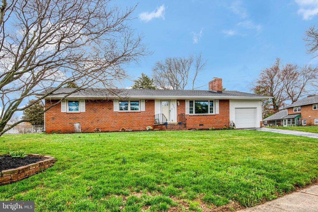 8909 HILL PL, Manassas, VA 20110