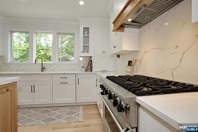 425 Wastena Terrace, Ridgewood, NJ 07450