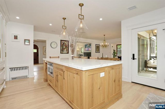 425 Wastena Terrace, Ridgewood, NJ 07450