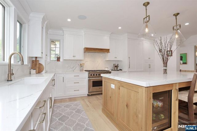 425 Wastena Terrace, Ridgewood, NJ 07450