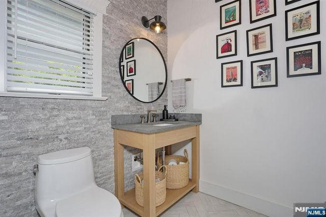 425 Wastena Terrace, Ridgewood, NJ 07450