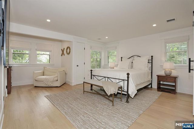 425 Wastena Terrace, Ridgewood, NJ 07450