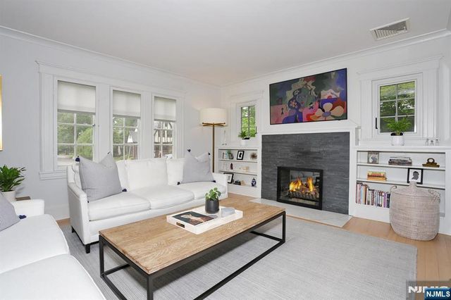 425 Wastena Terrace, Ridgewood, NJ 07450
