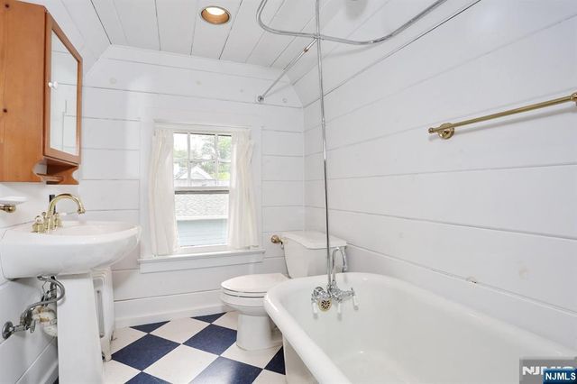 425 Wastena Terrace, Ridgewood, NJ 07450
