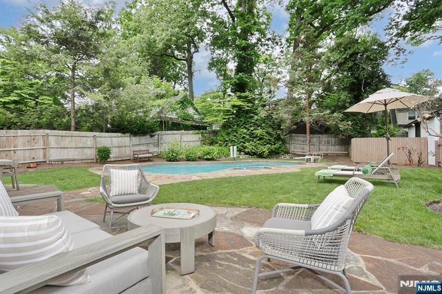 425 Wastena Terrace, Ridgewood, NJ 07450