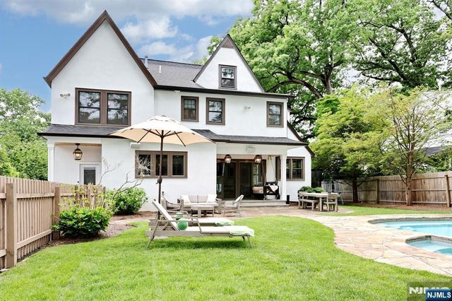 425 Wastena Terrace, Ridgewood, NJ 07450