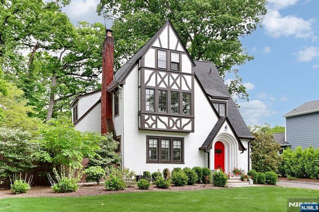 425 Wastena Terrace, Ridgewood, NJ 07450