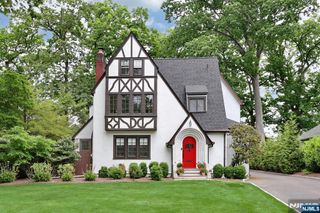 425 Wastena Terrace, Ridgewood, NJ 07450