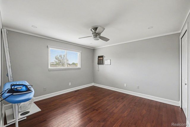 4274 Dickson Drive, Sterling Heights, MI 48310