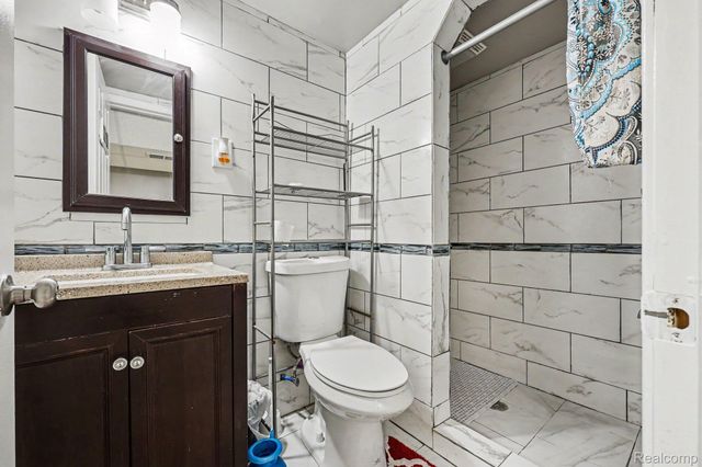 4274 Dickson Drive, Sterling Heights, MI 48310