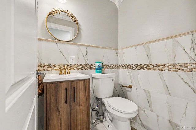 4274 Dickson Drive, Sterling Heights, MI 48310
