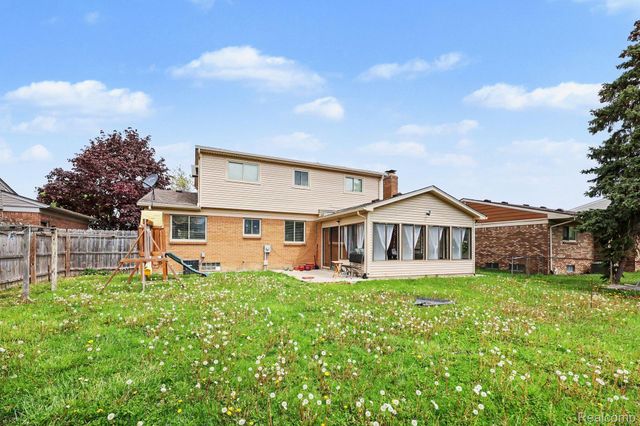 4274 Dickson Drive, Sterling Heights, MI 48310