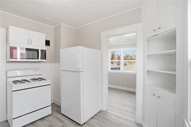 1338 Hinkley Avenue NW, Cedar Rapids, IA 52405