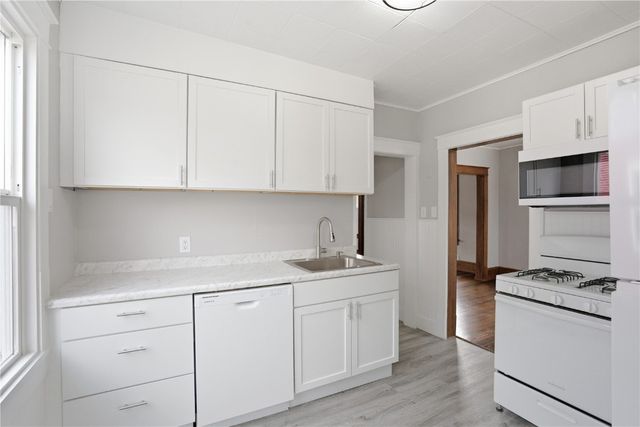 1338 Hinkley Avenue NW, Cedar Rapids, IA 52405