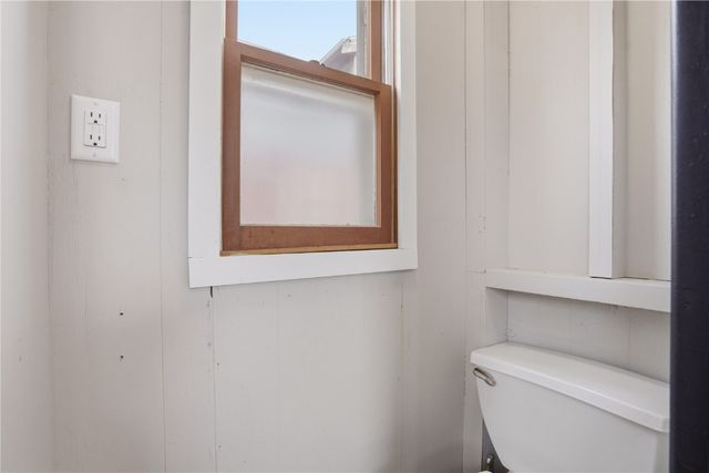 1338 Hinkley Avenue NW, Cedar Rapids, IA 52405