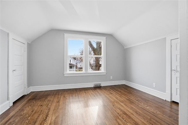 1338 Hinkley Avenue NW, Cedar Rapids, IA 52405