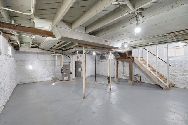 1338 Hinkley Avenue NW, Cedar Rapids, IA 52405