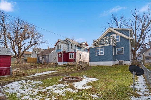 1338 Hinkley Avenue NW, Cedar Rapids, IA 52405