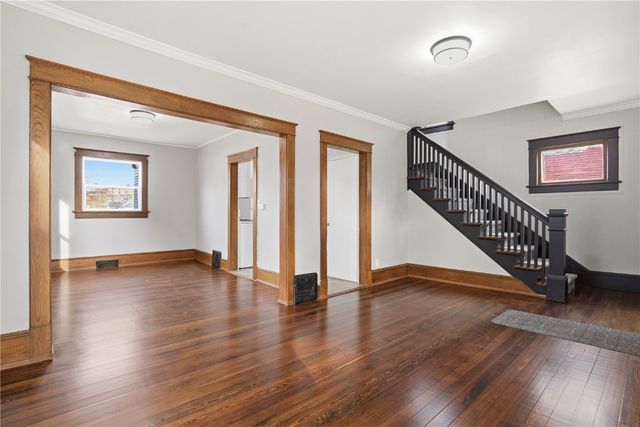 1338 Hinkley Avenue NW, Cedar Rapids, IA 52405