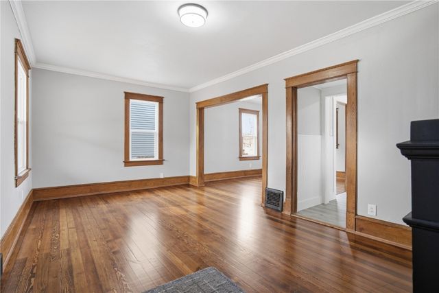 1338 Hinkley Avenue NW, Cedar Rapids, IA 52405