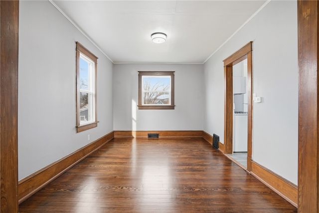 1338 Hinkley Avenue NW, Cedar Rapids, IA 52405