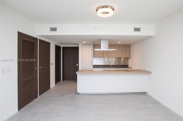 1000 Brickell Plaza 2610, Miami, FL 33131