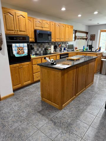 1305 Bald Hill Road, Zanesville, OH 43701