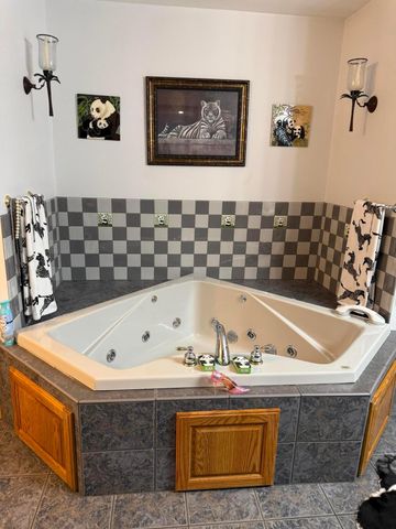 1305 Bald Hill Road, Zanesville, OH 43701