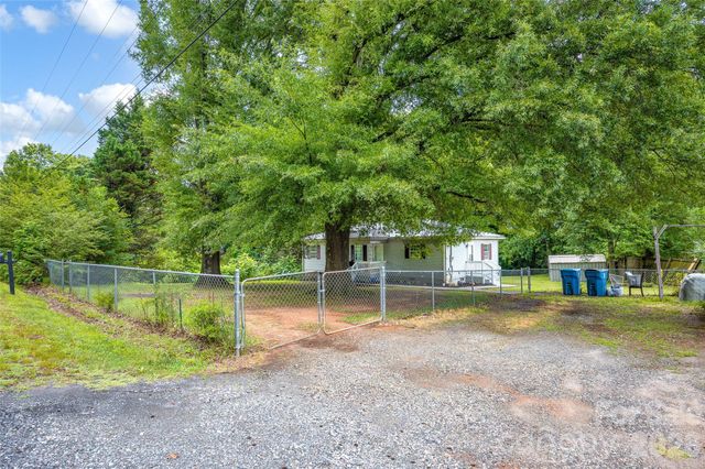 4507 US Highway 64 Highway W, Mocksville, NC 27028
