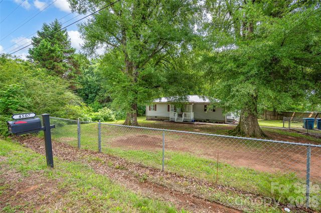 4507 US Highway 64 Highway W, Mocksville, NC 27028