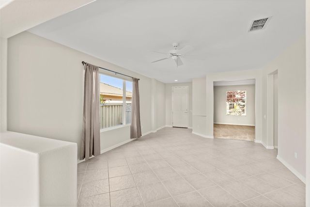 320 Snapdragon Ln, Lincoln, CA 95648