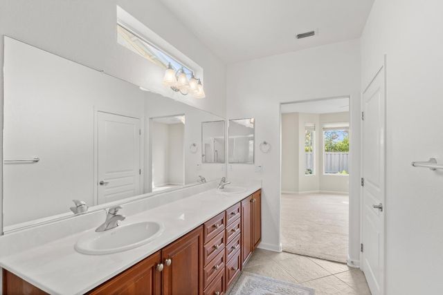 320 Snapdragon Ln, Lincoln, CA 95648