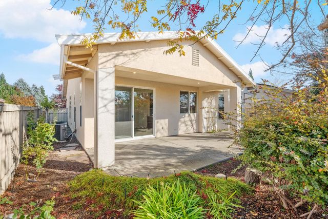 320 Snapdragon Ln, Lincoln, CA 95648