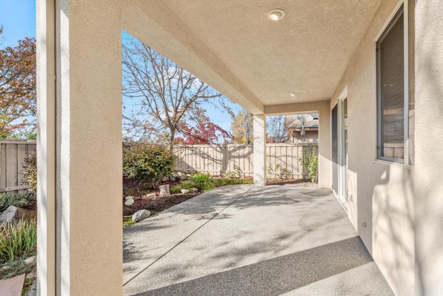 320 Snapdragon Ln, Lincoln, CA 95648