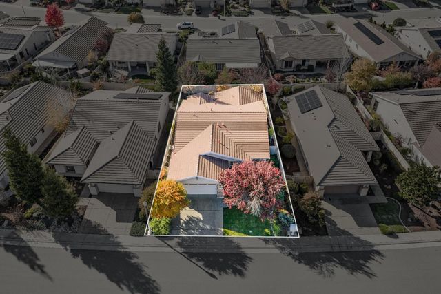 320 Snapdragon Ln, Lincoln, CA 95648