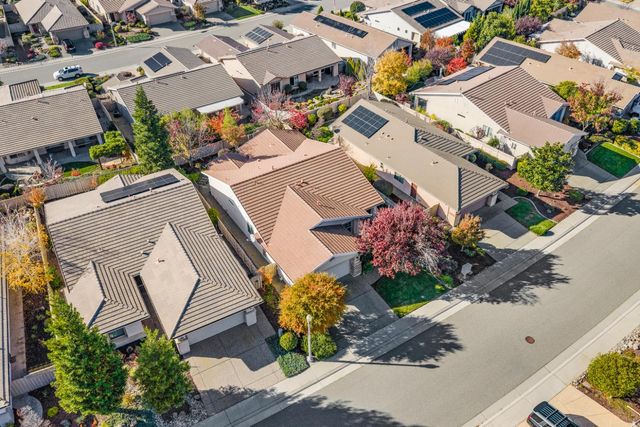 320 Snapdragon Ln, Lincoln, CA 95648