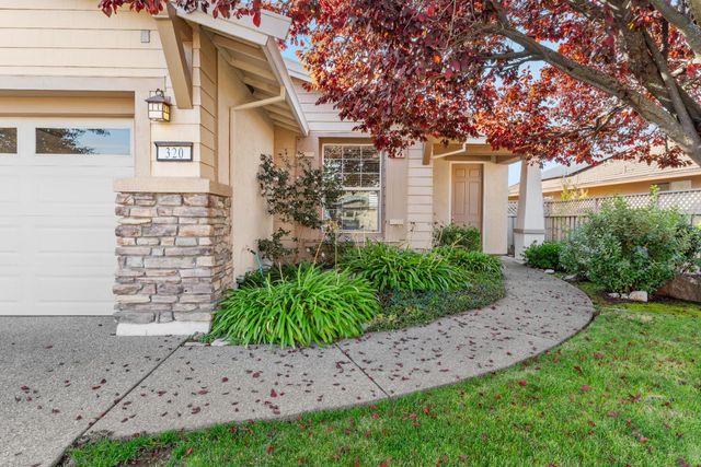 320 Snapdragon Ln, Lincoln, CA 95648