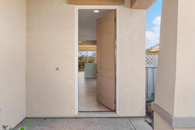 320 Snapdragon Ln, Lincoln, CA 95648