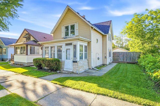857 Rose Avenue E, Saint Paul, MN 55106