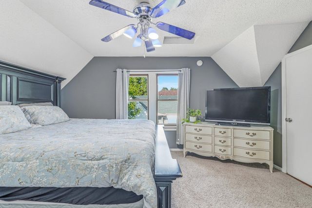 857 Rose Avenue E, Saint Paul, MN 55106