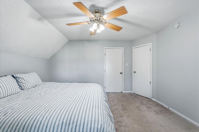 857 Rose Avenue E, Saint Paul, MN 55106
