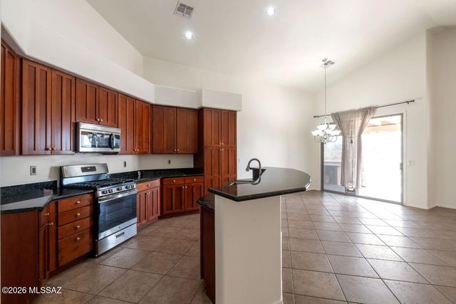 14024 E Fairway Bluff Court, Vail, AZ 85641